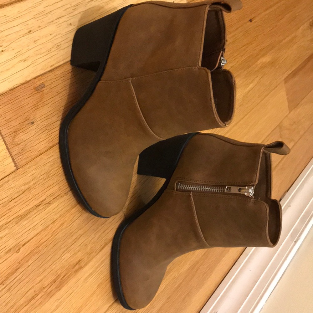 BROWN ANKLE BOOTS